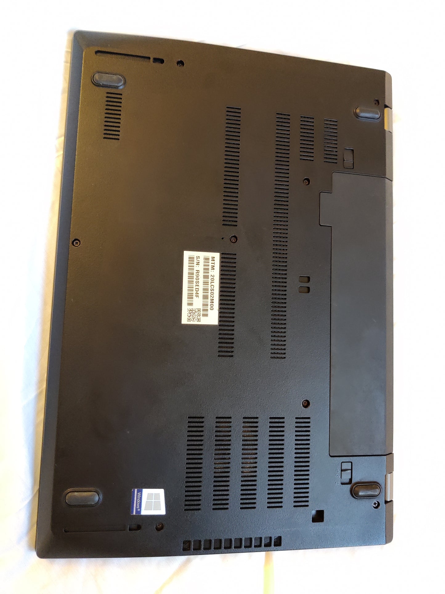 LENOVO Thinkpad P52S CORE I5-8350U Vpro, 15,6" , SSD 512GO, RAM 32 GO. Double cartes graphiques, FHD