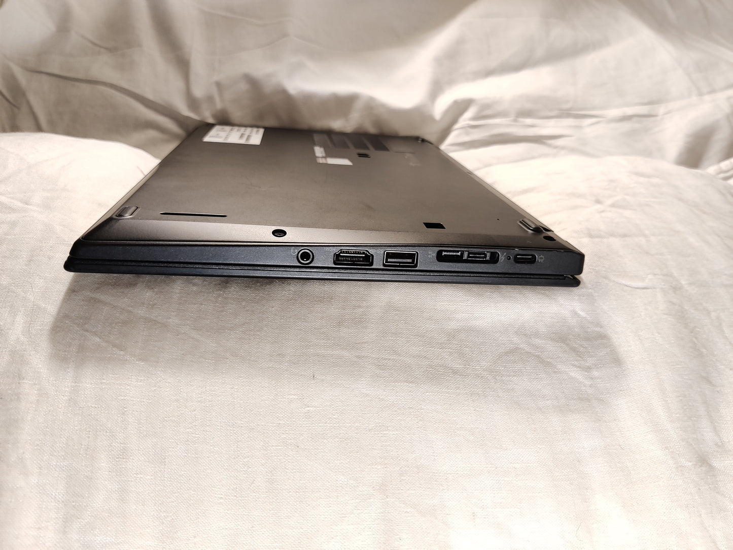 Ultrabook LENOVO Thinkpad X280 CORE I5-8350U vpro SSD NVME RAM 16 GO SSD 512GO. Rétro éclairé