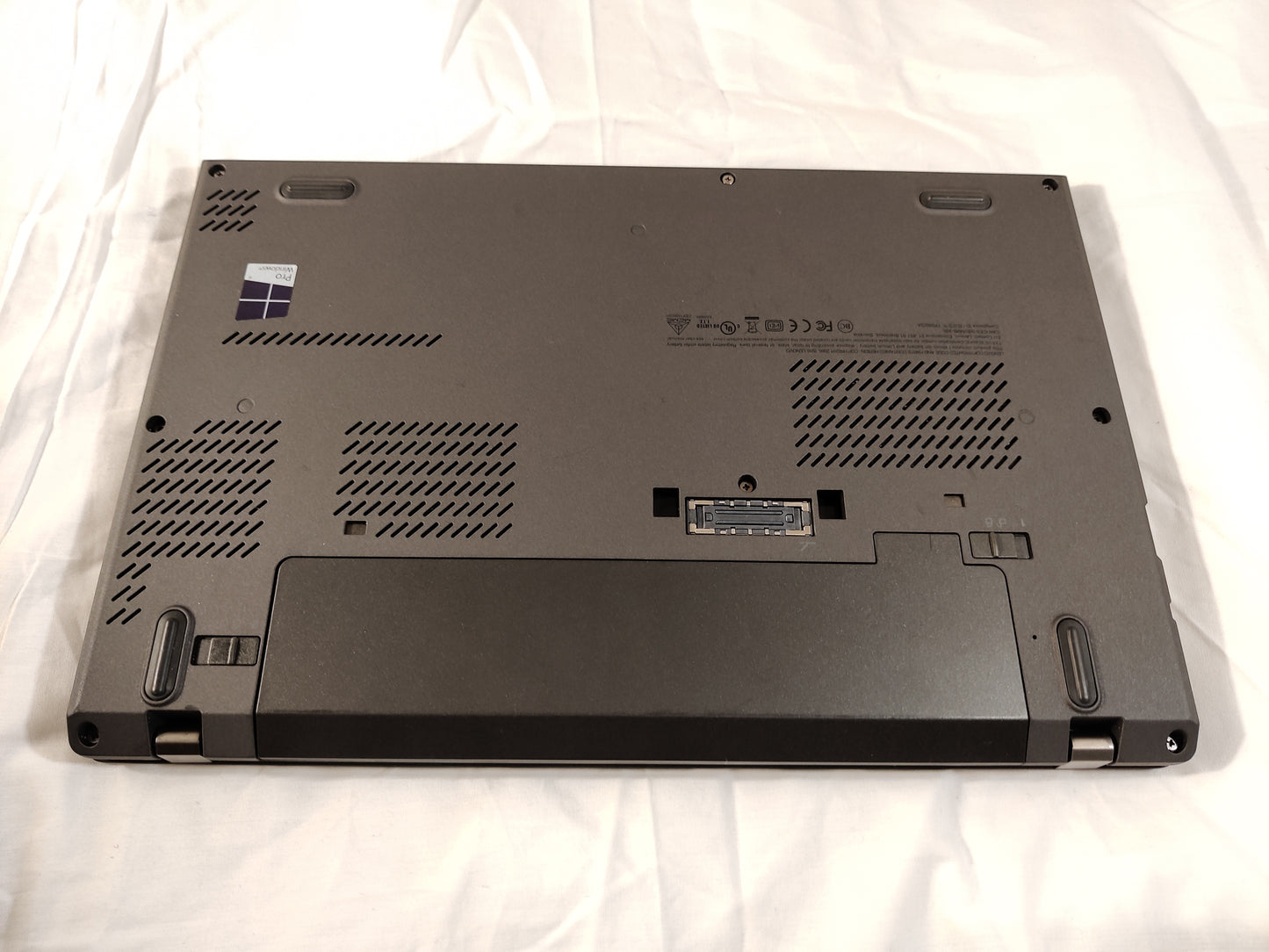 LENOVO ThinkPad X260 CORE I5-6300U Vpro RAM 8 GO ,SSD 240 GO, FULL HD, rétro éclairé