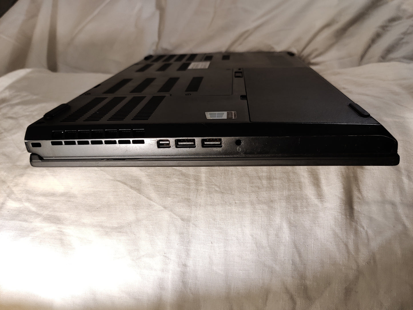 GAMER LENOVO THINKPAD P52 CORE I7-8750H , 15,6" , SSD 512 GO , RAM 32GO. DOUBLE CARTES GRAPHIQUES, FHD