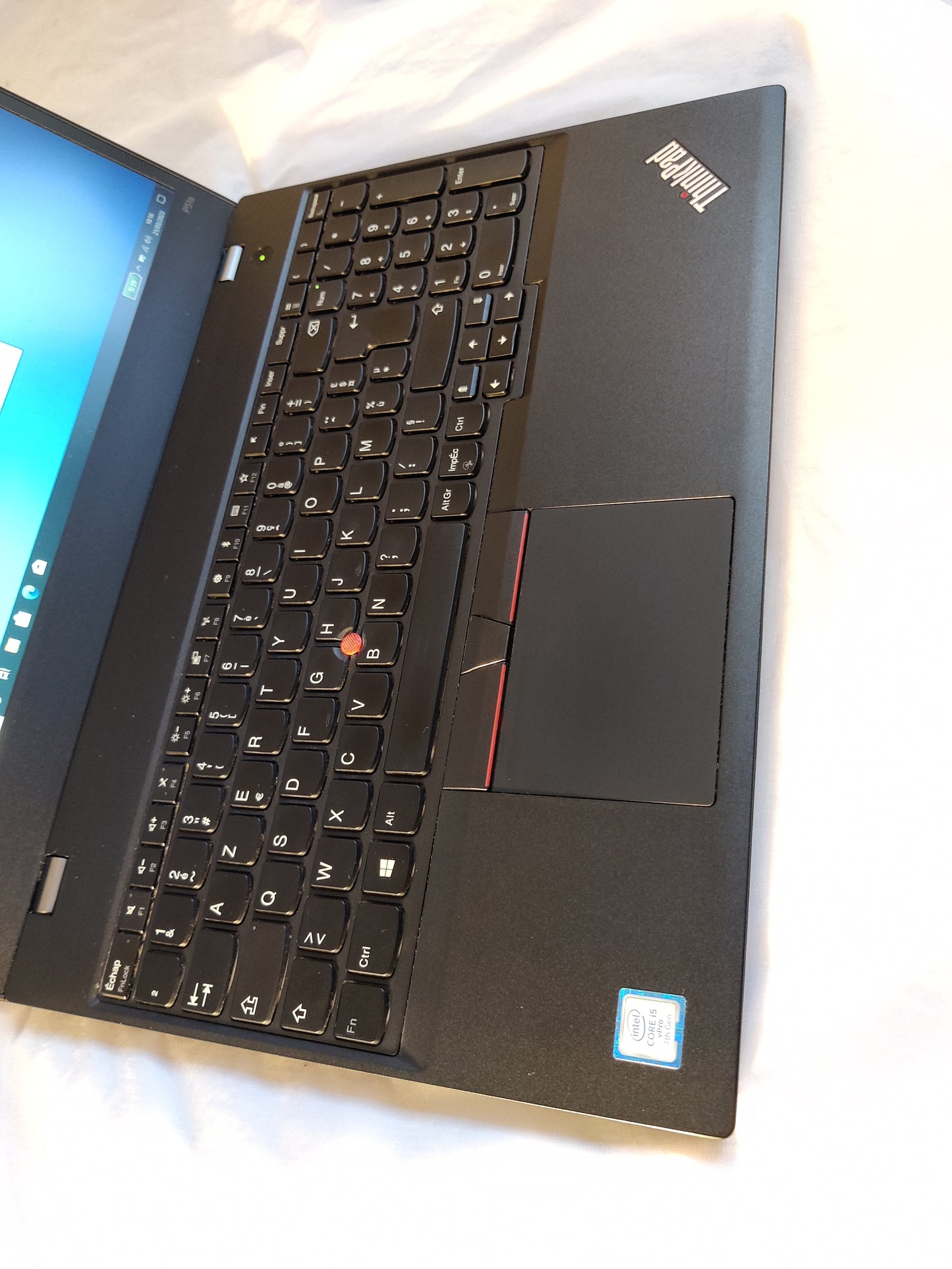 LENOVO Thinkpad P51S CORE I5-7300U Vpro, 15,6" , SSD 240GO, RAM 16 GO. Double cartes graphiques, FHD