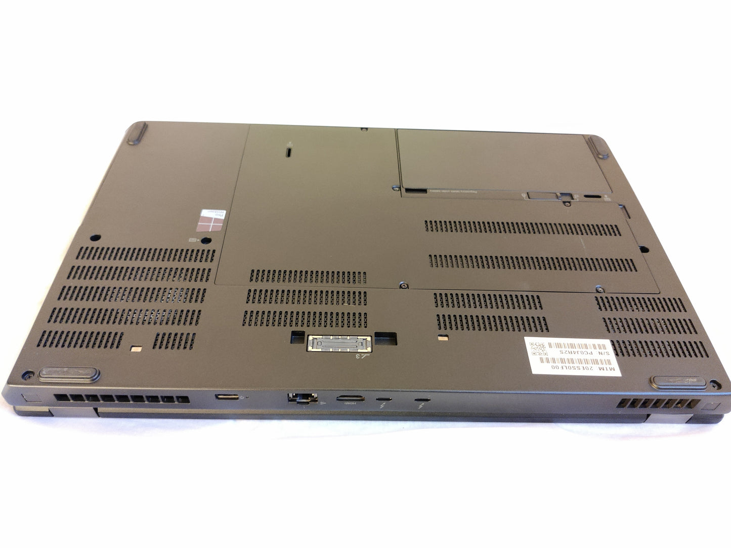 GAMER PRO LENOVO Thinkpad P70 Xeon E3-1505M , 17" , SSD 512 GO, 1 TO HDD , RAM 64GO. Double cartes graphiques, FHD, W11