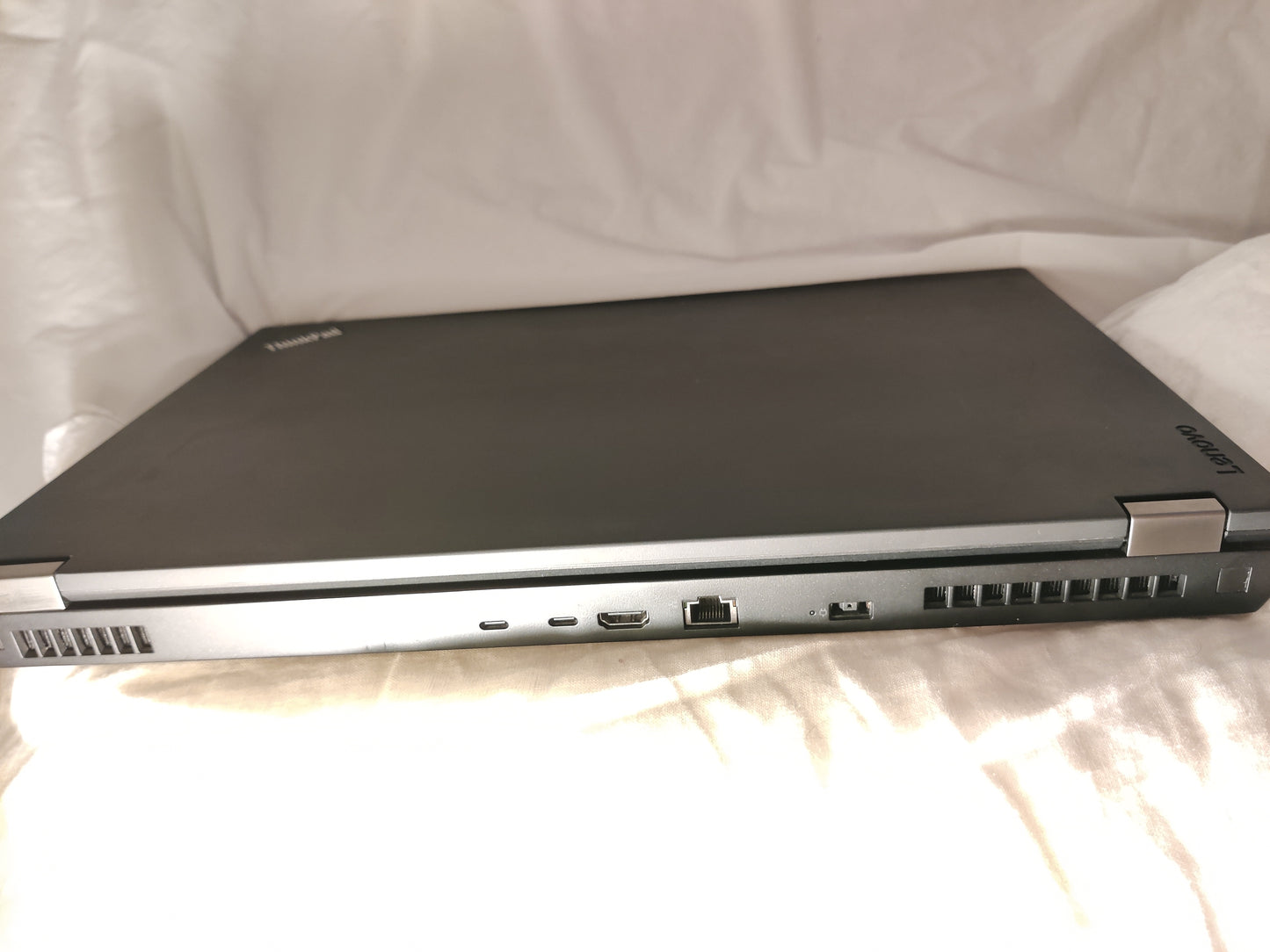 GAMER PRO LENOVO Thinkpad P70 Xeon E3-1505M , 17" , SSD 512 GO, 1 TO HDD , RAM 64GO. Double cartes graphiques, FHD, W11