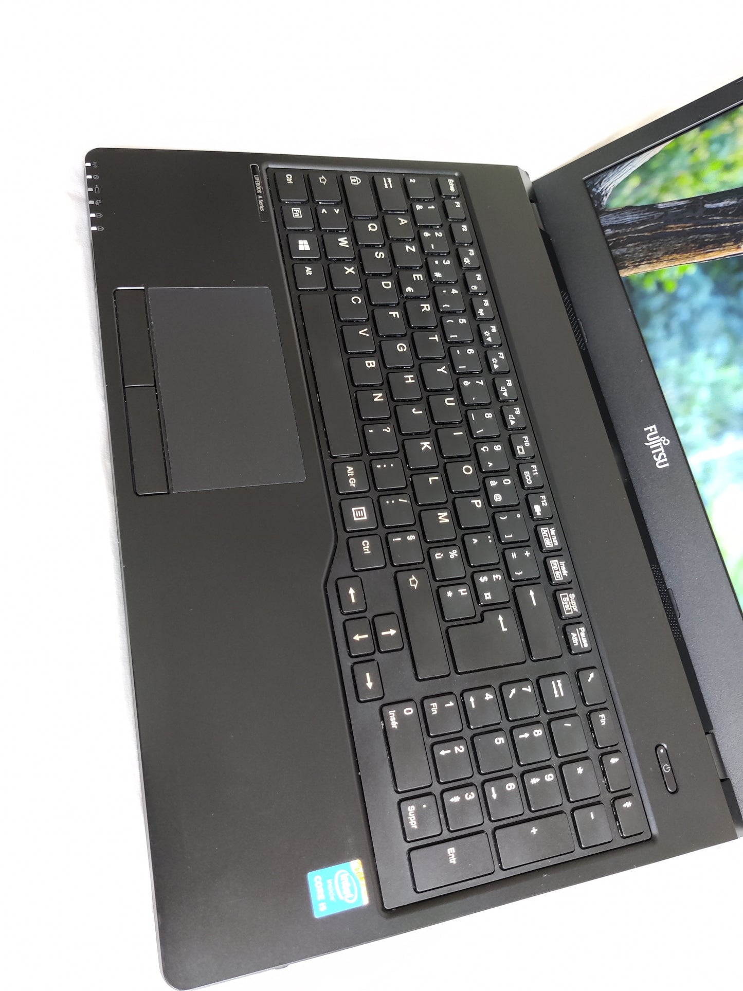 Ordinateur portable FUJITSU LIFEBOOK A555, Core i5-5200U, SSHD 500 GO, RAM 8 GO
